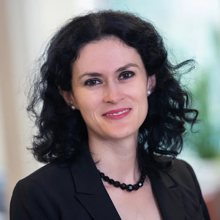 Dr. Cristina Benton